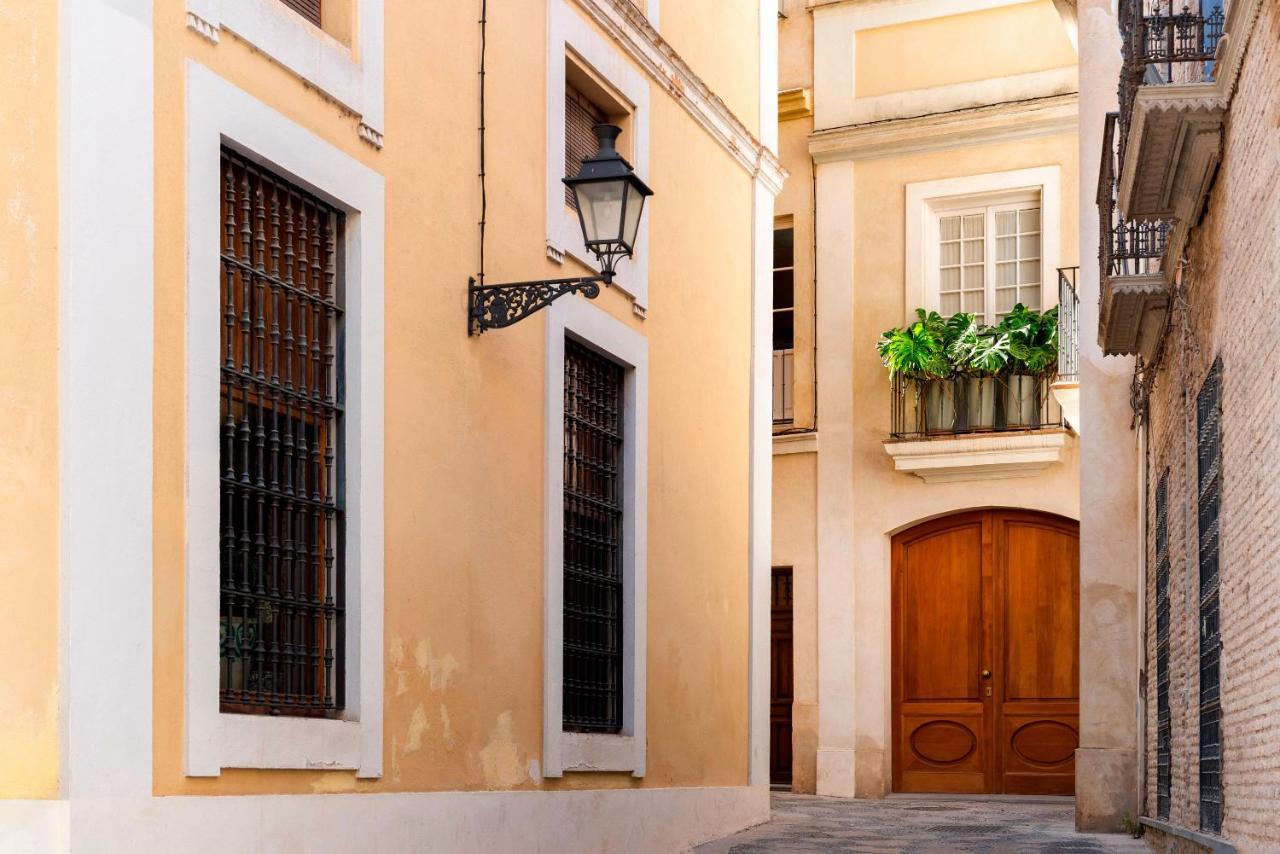 Genteel Home Pasaje Santa Cruz Sevilla Exterior foto